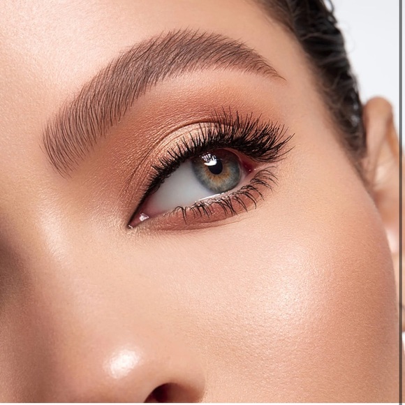 Anastasia Beverly Hills Other - Anastasia Beverly Hills Lash Brag Volumizing Mascara